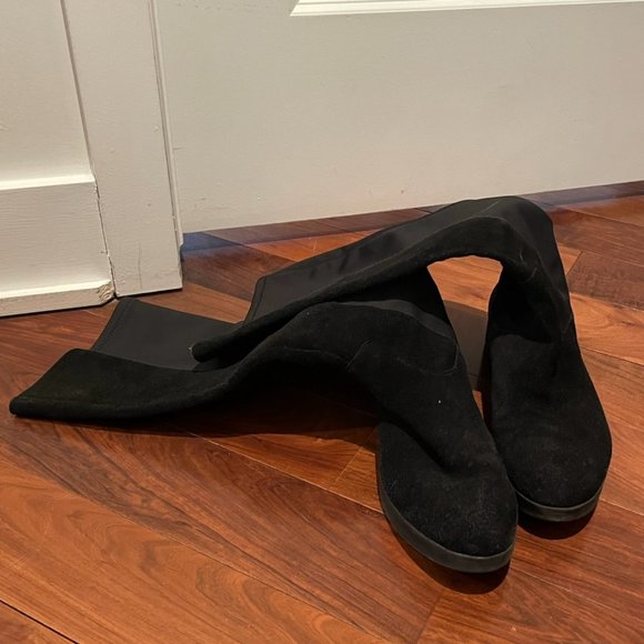 Fall/Winter Suede Black Boots - Size 8 - Picture 4 of 6